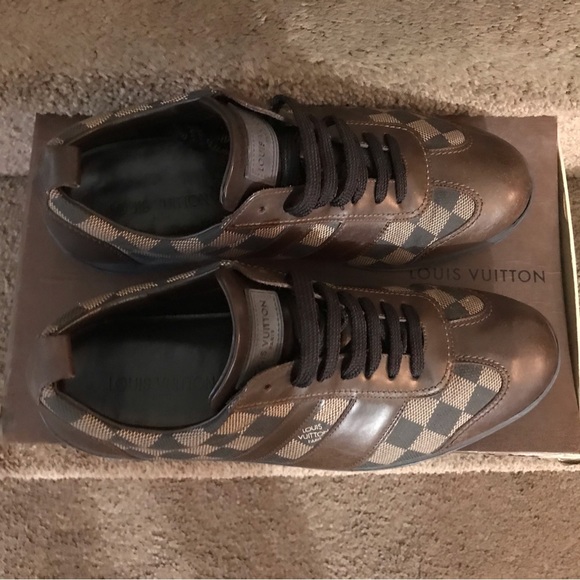 Louis Vuitton Sneakers - Picture 2 of 4